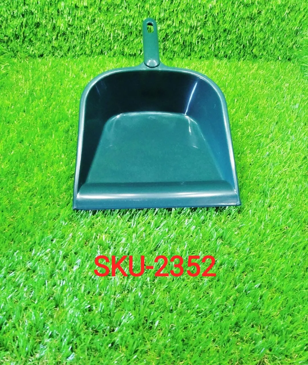 2352 Durable Multi Surface Plastic Dustpan with Handle