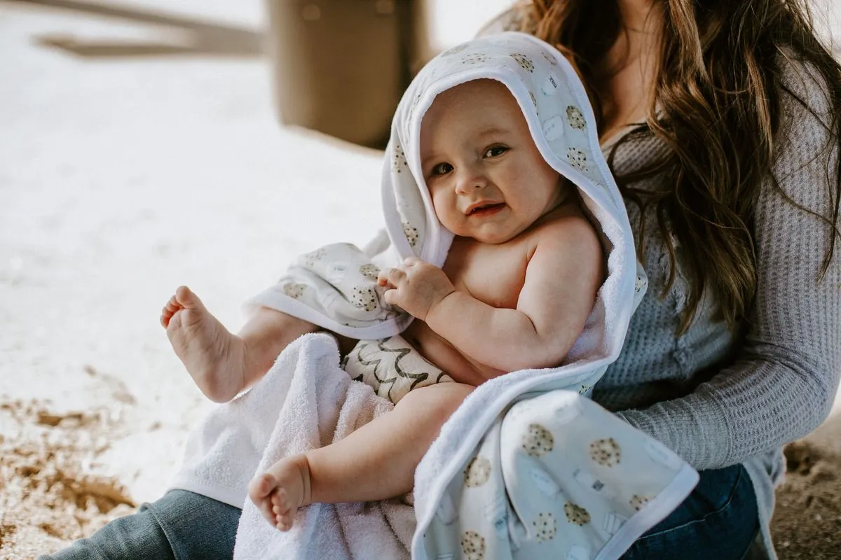 Copper Pearl Premium Knit Hooded Towel in Chip