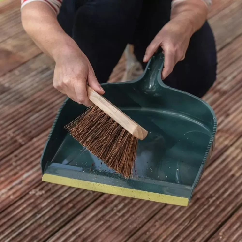 Gardman Dustpan & Brush