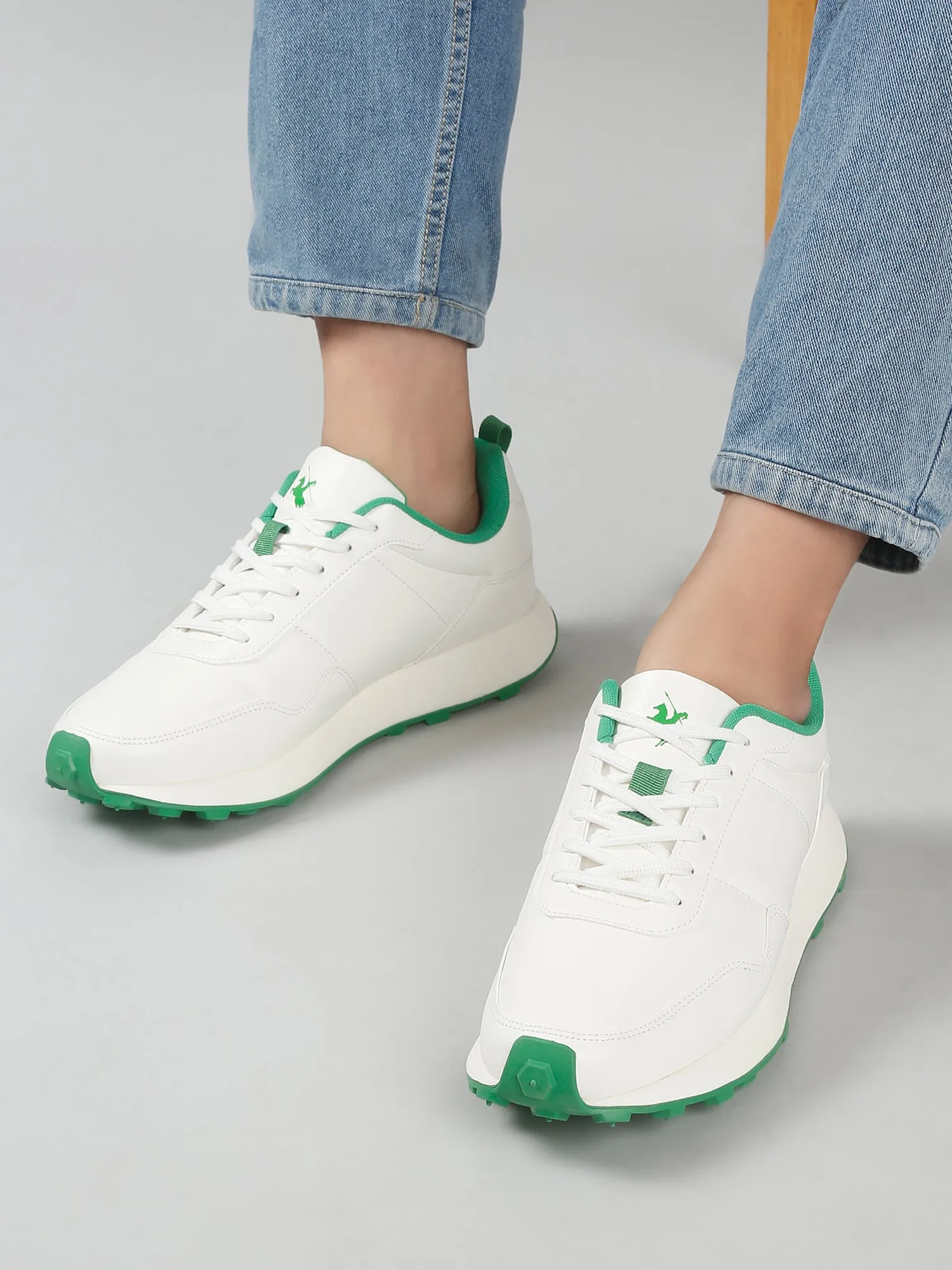 Men's White Solid Lace-Up Casual Sneakers