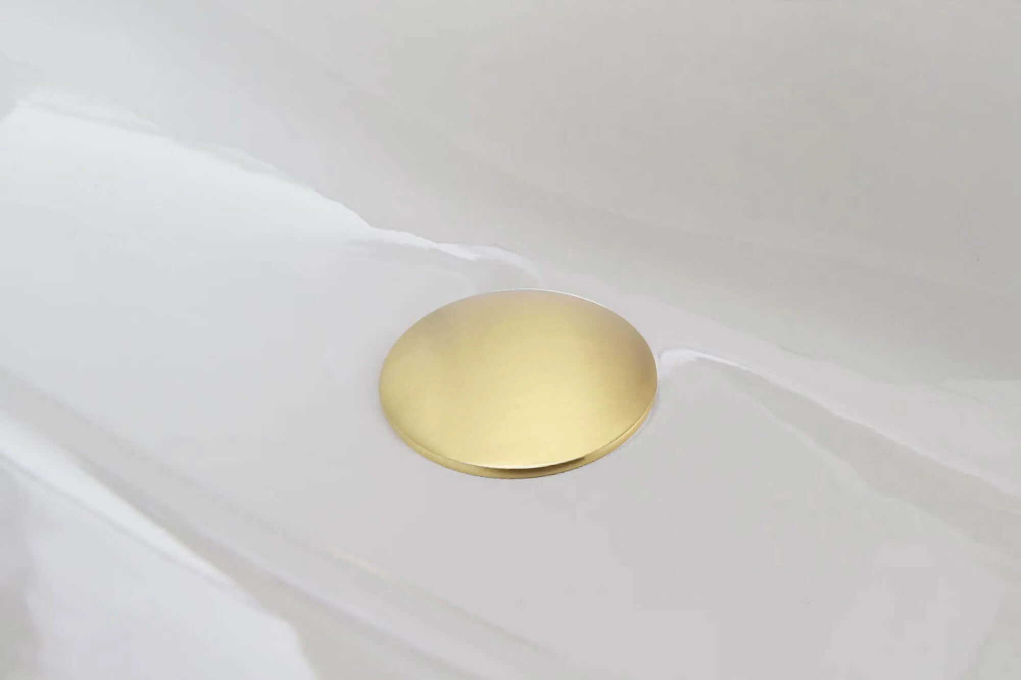 Pop up basin waste round slotted - brushed brass